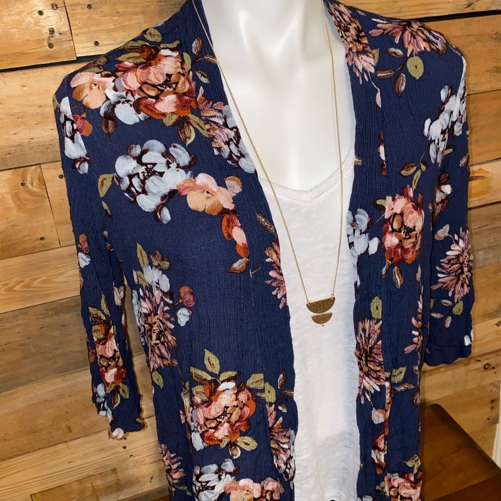 Floral Duster - Picture 3 of 10